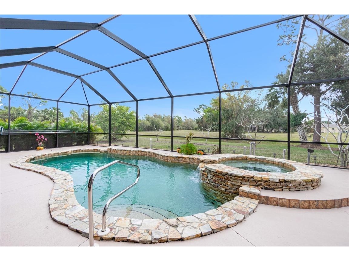 21 Manizaks Avenue Punta Gorda FL 33983 C7506847 image3