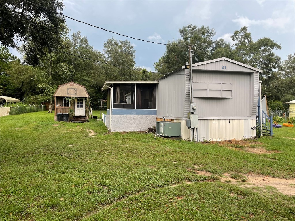21 N West Avenue Inverness FL 34453 OM663885 image1