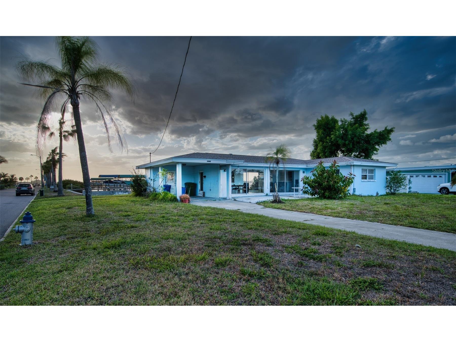 210 21st Street NE Bradenton FL 34208 - MANATEE RIVER A4688694 image1