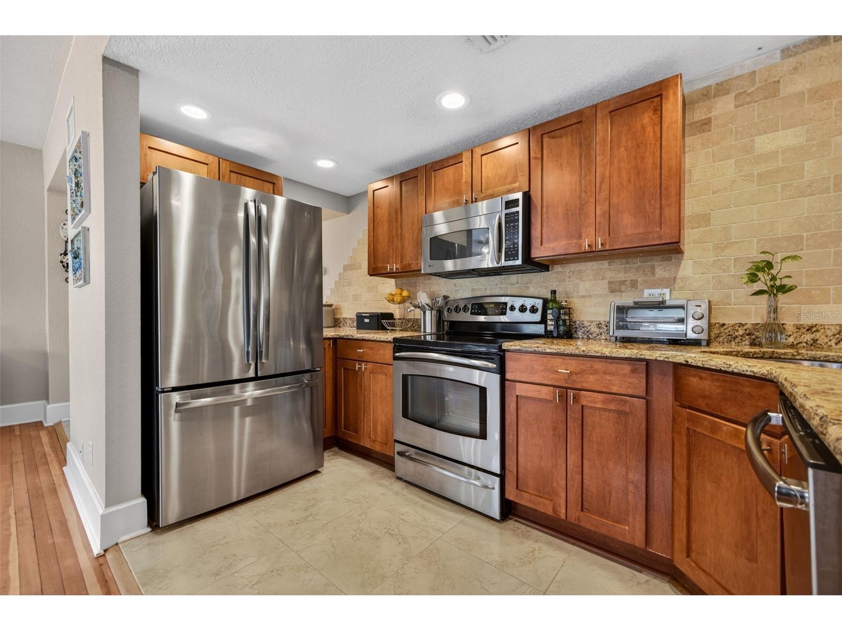 210 22nd Avenue NE #12 Saint Petersburg FL 33704 TB8508559 image10