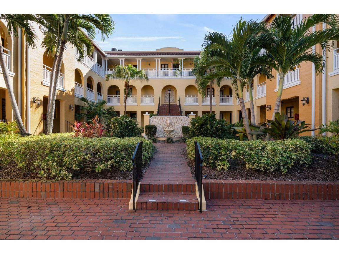 210 22nd Avenue NE #15 Saint Petersburg FL 33704 T3504182 image1