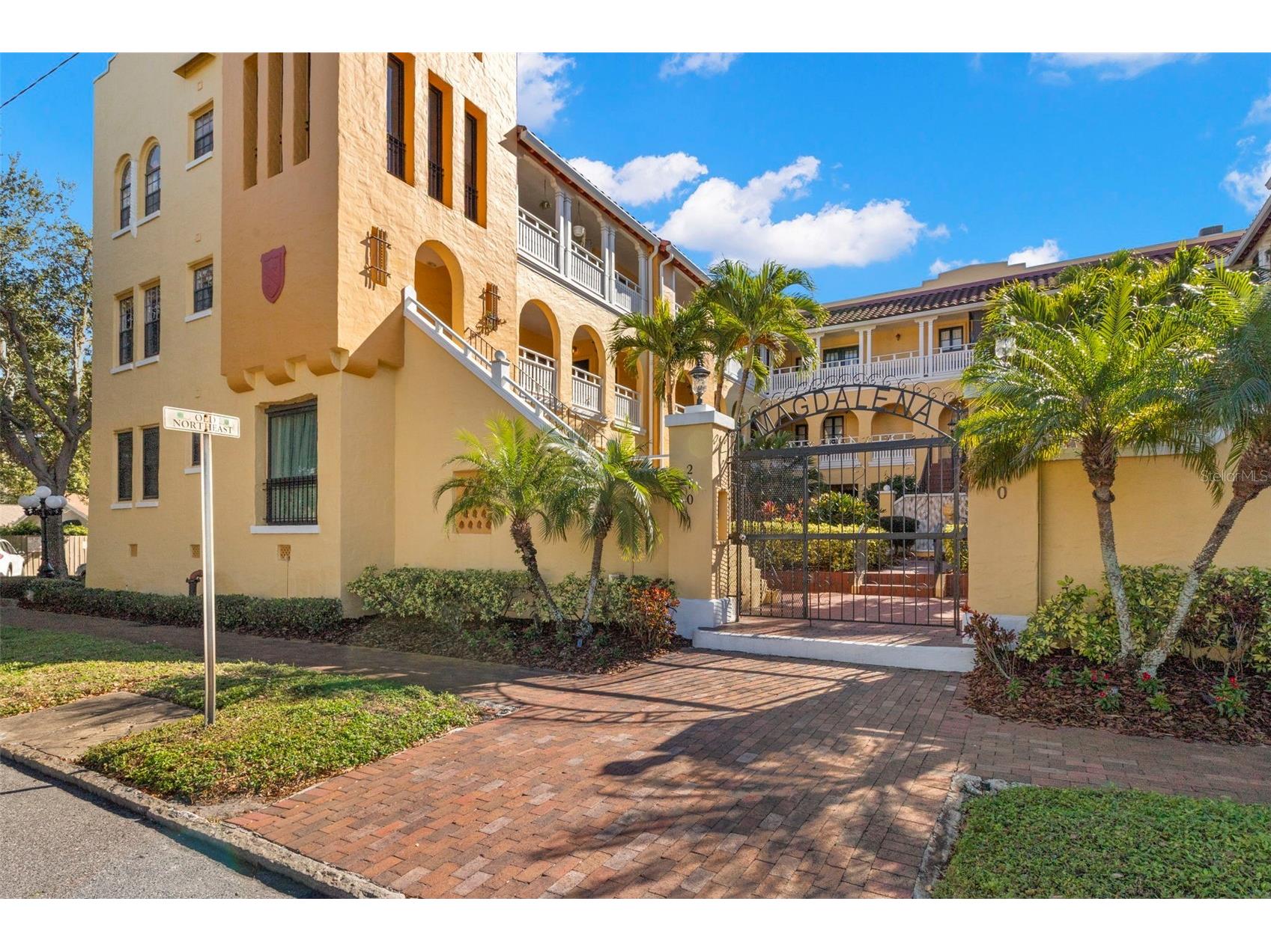210 22nd Avenue NE #15 Saint Petersburg FL 33704 TB8466730 image1