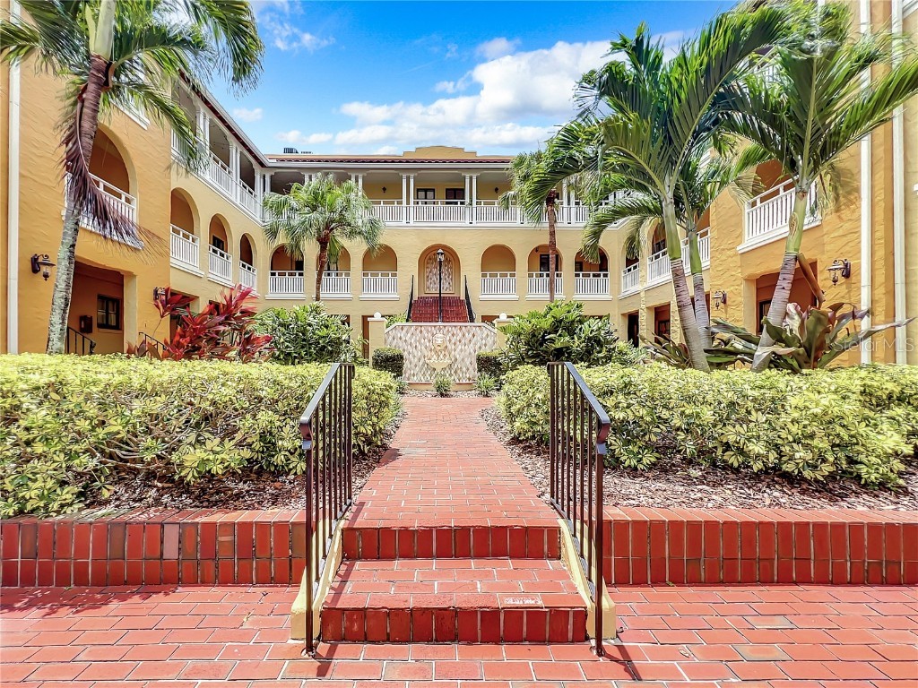 210 22nd Avenue NE #2 Saint Petersburg FL 33704 U8226805 image1