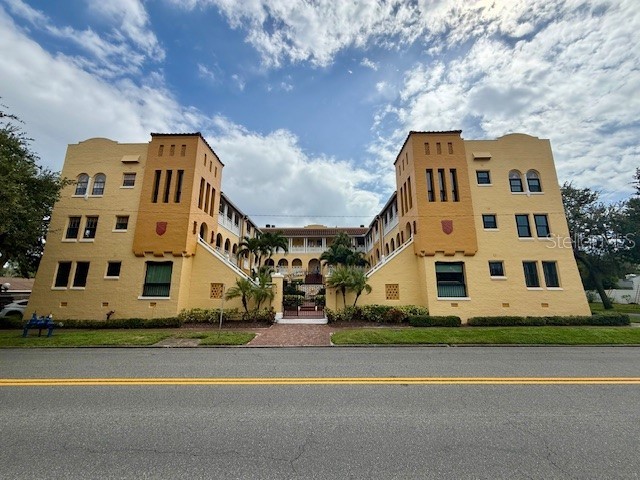 210 22nd Avenue NE #2 Saint Petersburg FL 33704 TB8435507 image1