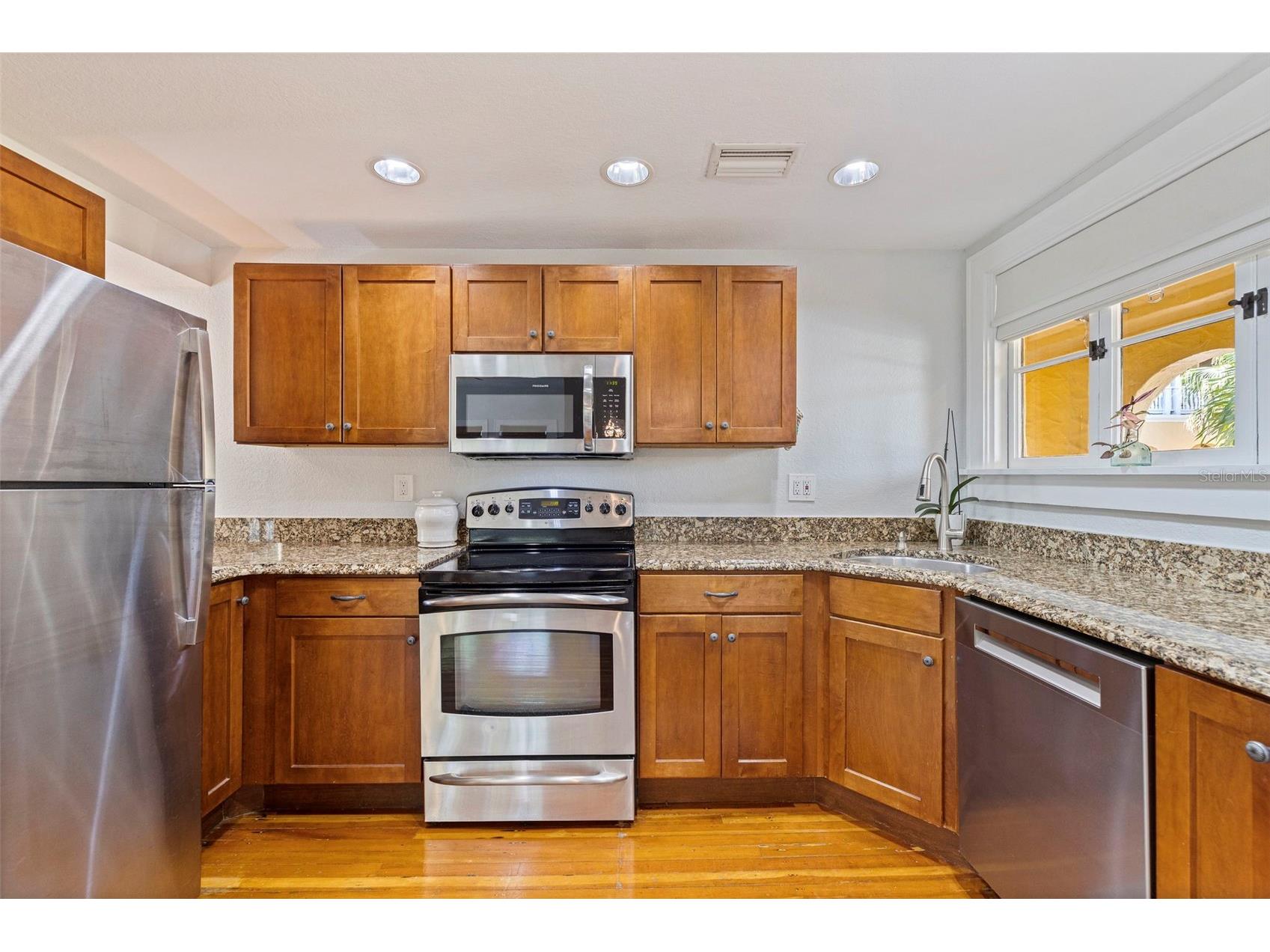 210 22nd Avenue NE #6 Saint Petersburg FL 33704 TB8508843 image12