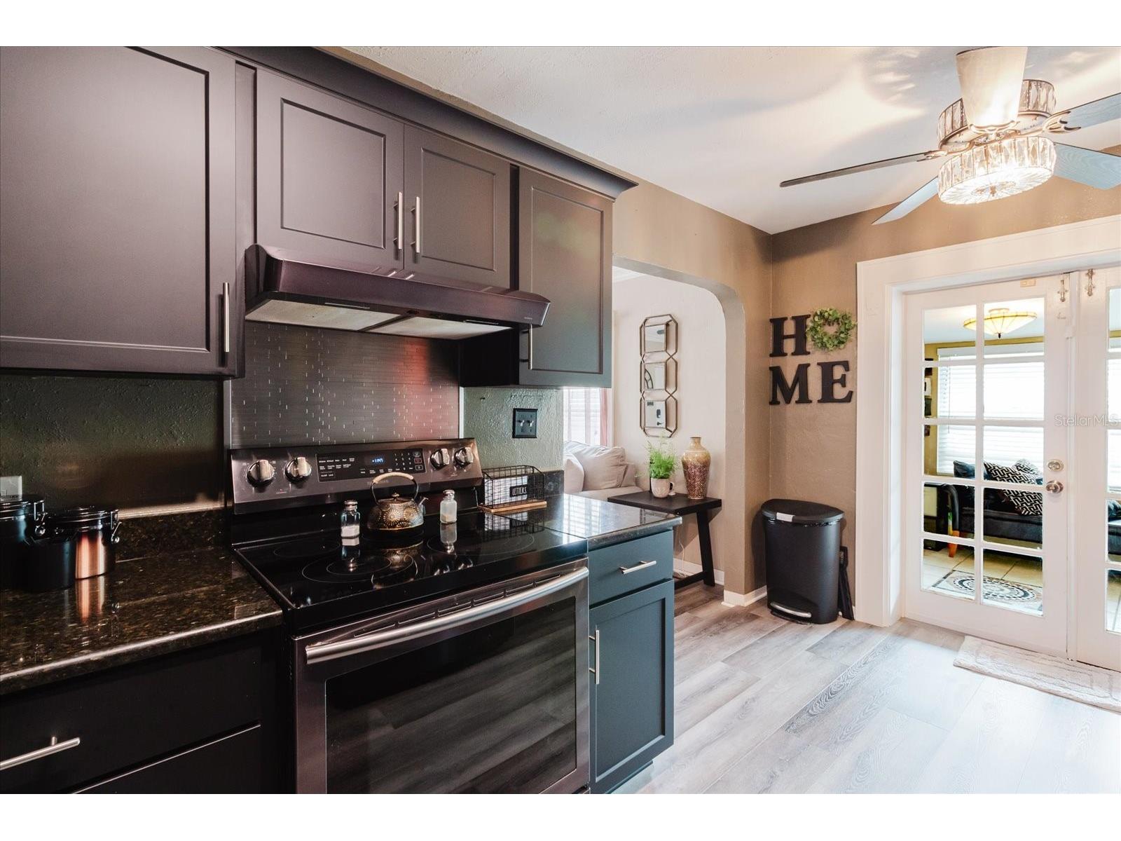 210 49th Street N Saint Petersburg FL 33710 TB8516656 image25