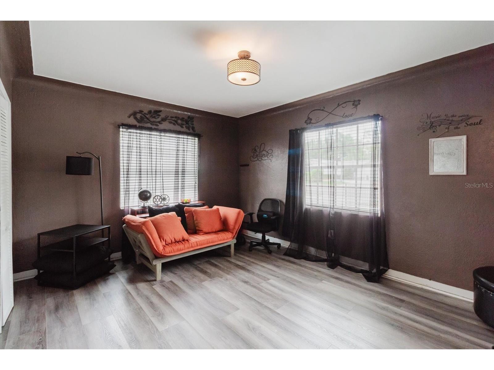 210 49th Street N Saint Petersburg FL 33710 TB8516656 image48