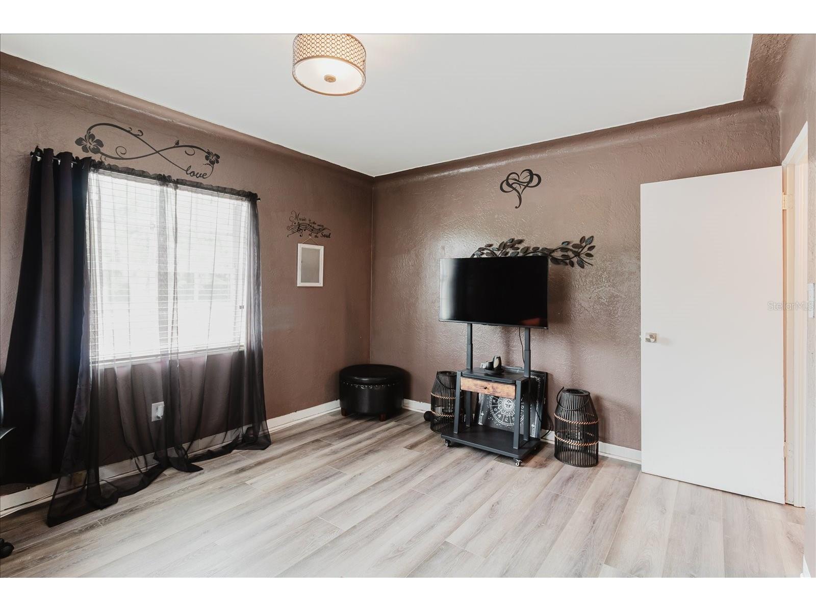 210 49th Street N Saint Petersburg FL 33710 TB8516656 image51