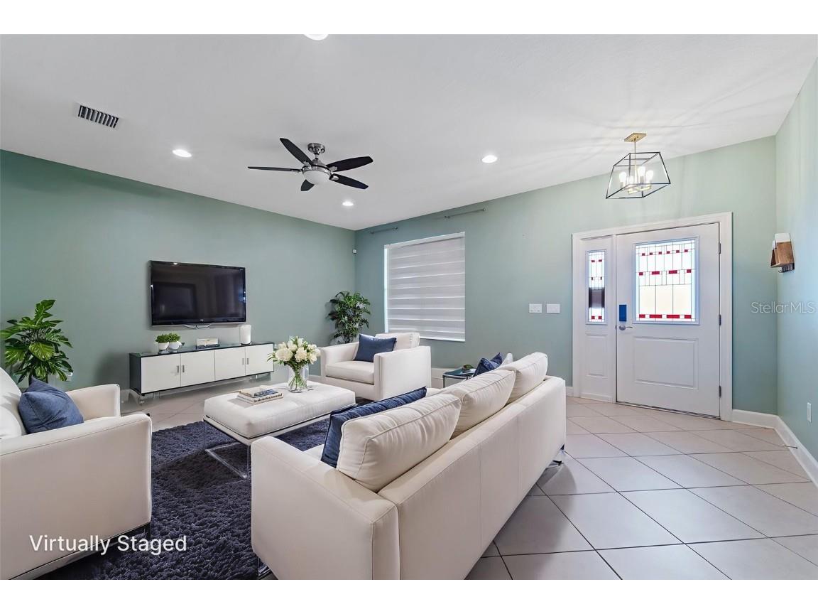 210 50th Avenue N Saint Petersburg FL 33703 TB8416392 image3