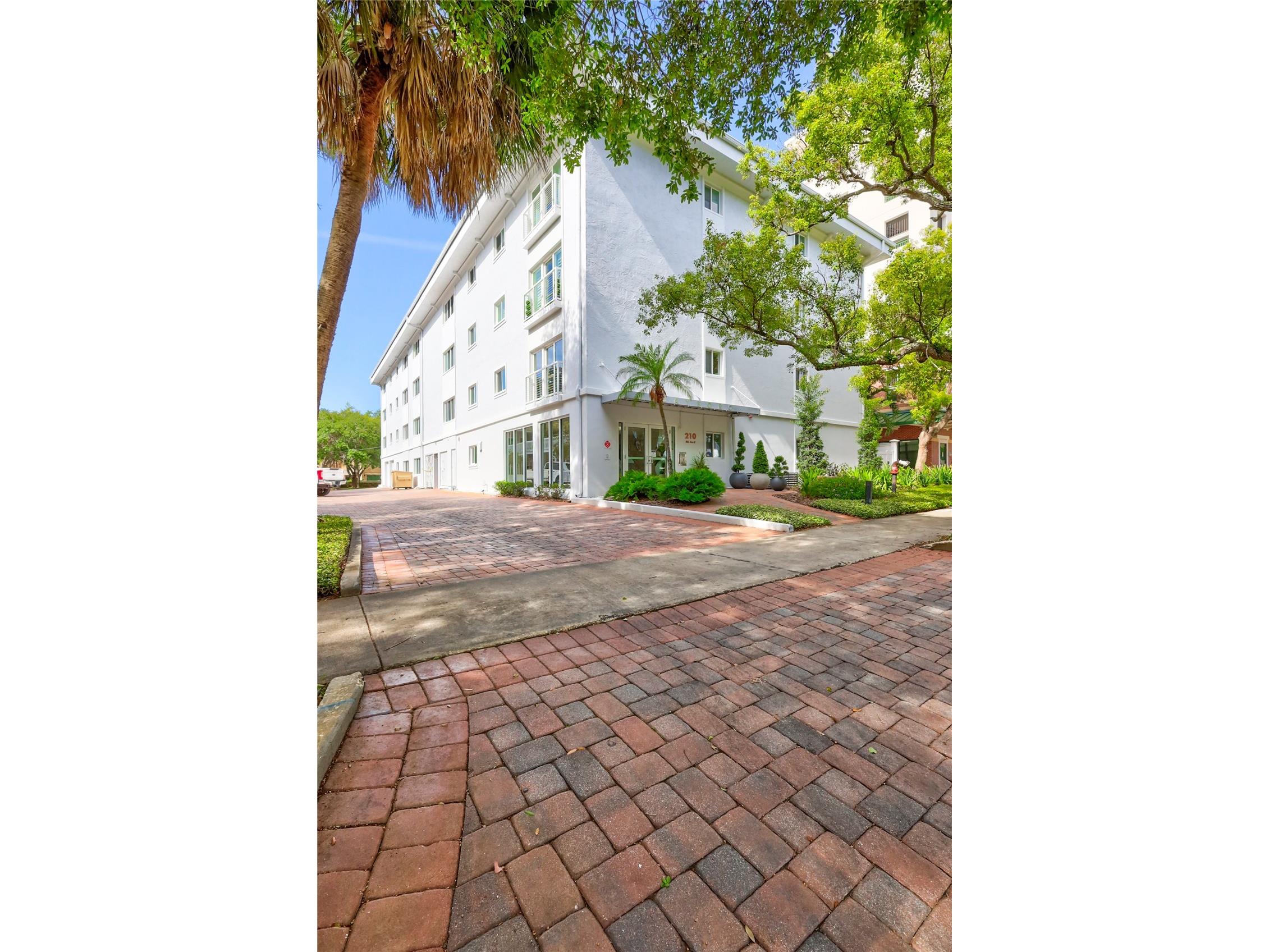 210 5th Avenue S #107 Saint Petersburg FL 33701 TB8508311 image20