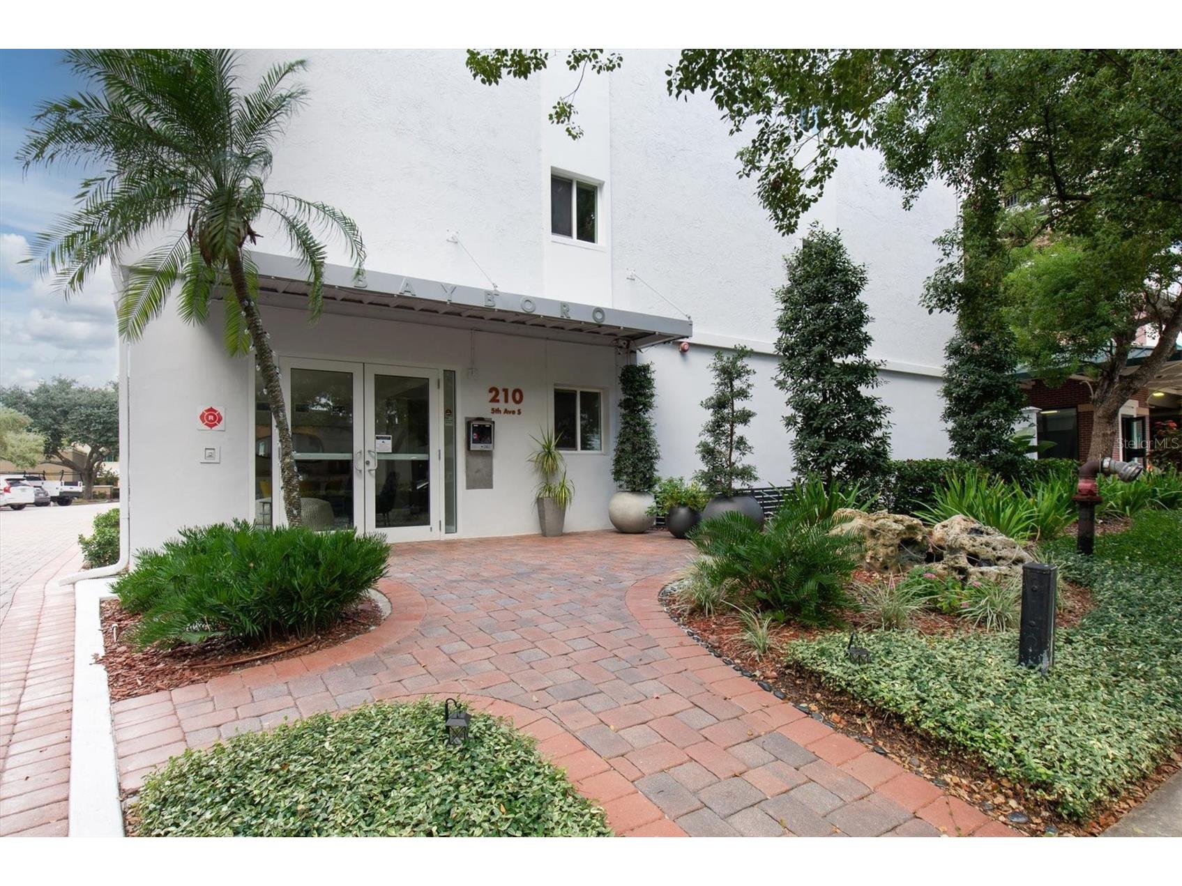 210 5th Avenue S #403 Saint Petersburg FL 33701 - TAMPA BAY TB8518600 image1