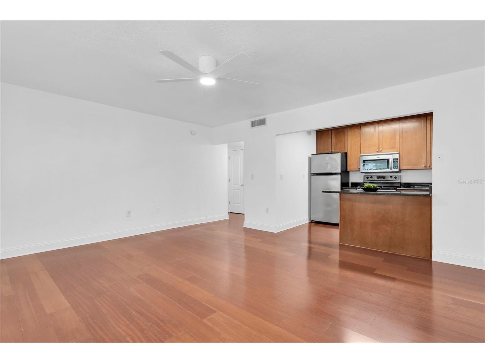 210 5th Avenue S #403 Saint Petersburg FL 33701 - TAMPA BAY TB8518600 image6