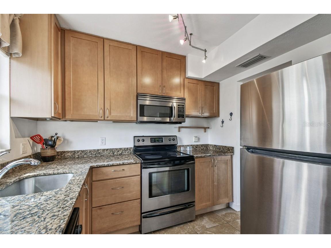 210 6th Avenue N #9 Saint Petersburg FL 33701 TB8441349 image15