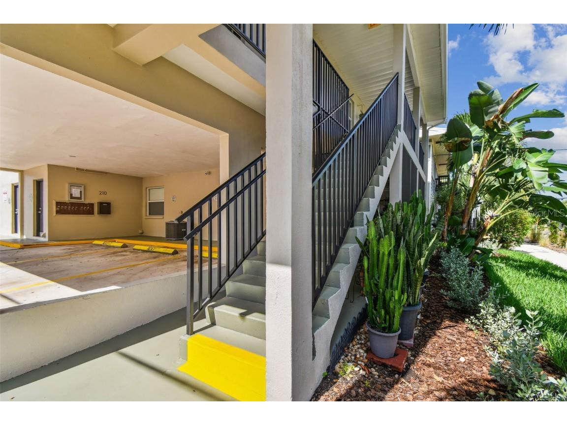 210 6th Avenue N #9 Saint Petersburg FL 33701 TB8441349 image3