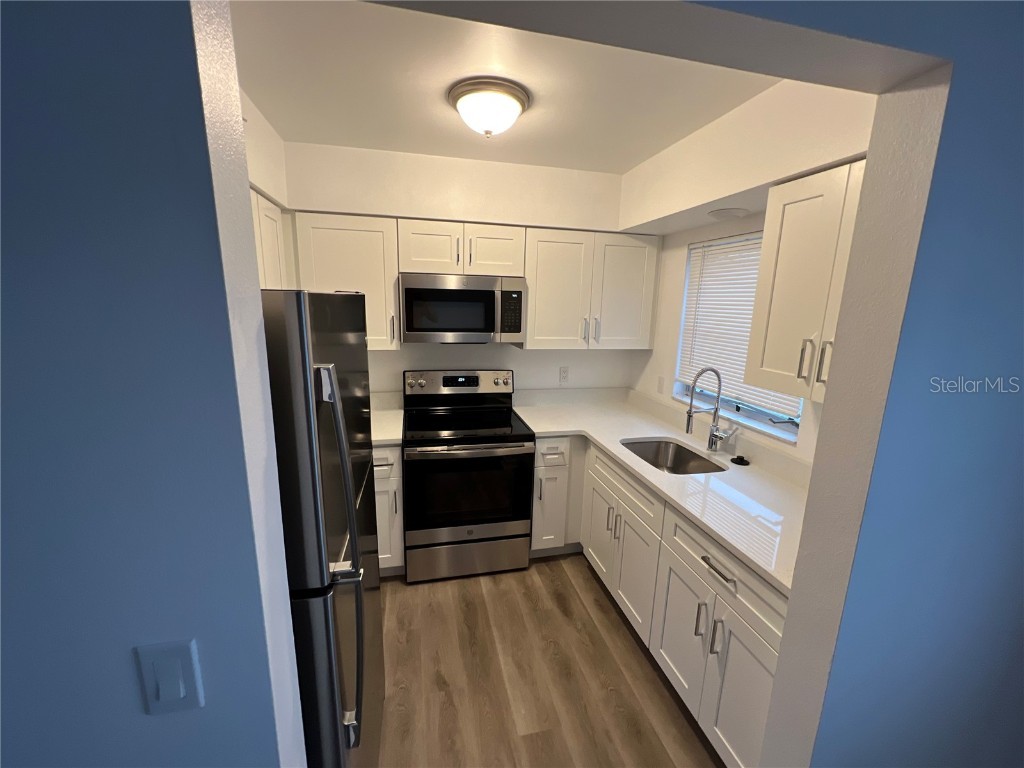 210 Albee Road W Nokomis FL 34275 A4580890 image1