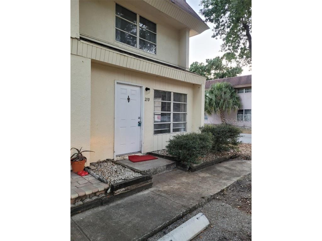 210 Amherst Avenue #100 Sarasota FL 34232 A4662960 image2