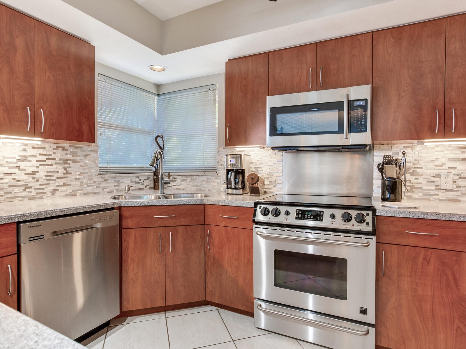 210 Dolphin Point #B Clearwater Beach FL 33767 TB8482429 image29