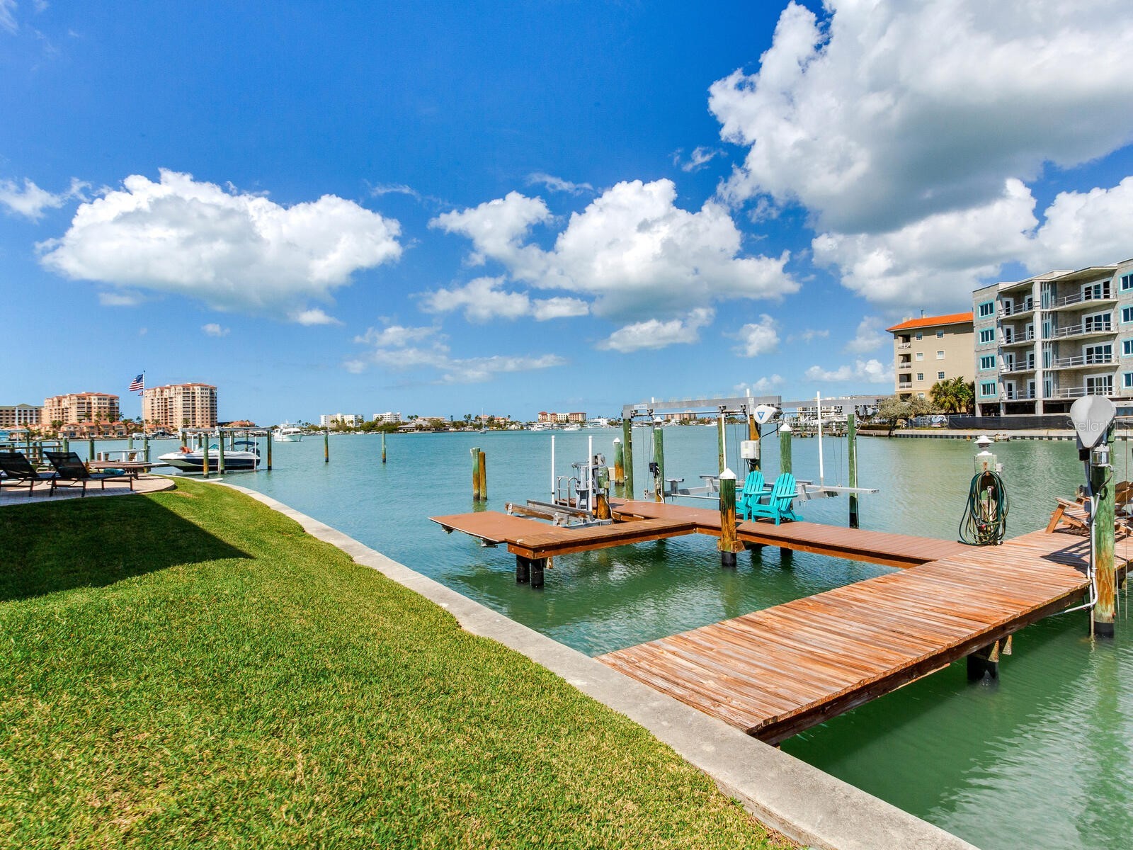 210 Dolphin Point #B Clearwater Beach FL 33767 TB8482429 image3