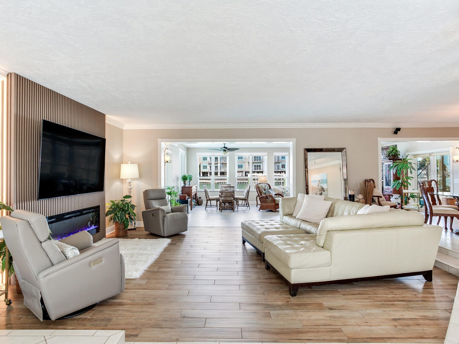 210 Dolphin Point #B Clearwater Beach FL 33767 TB8482429 image6