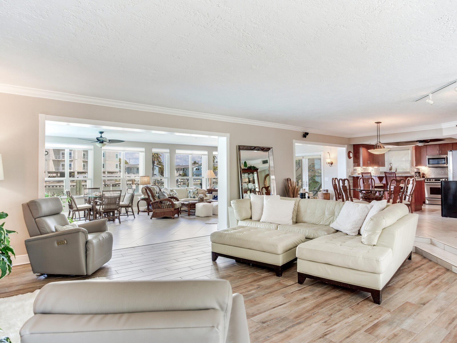 210 Dolphin Point #B Clearwater Beach FL 33767 TB8482429 image8