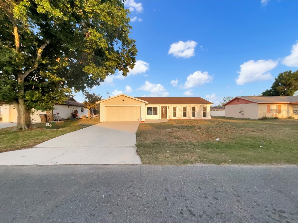210 E Cedarwood Circle Kissimmee FL 34743 O6204074 image1