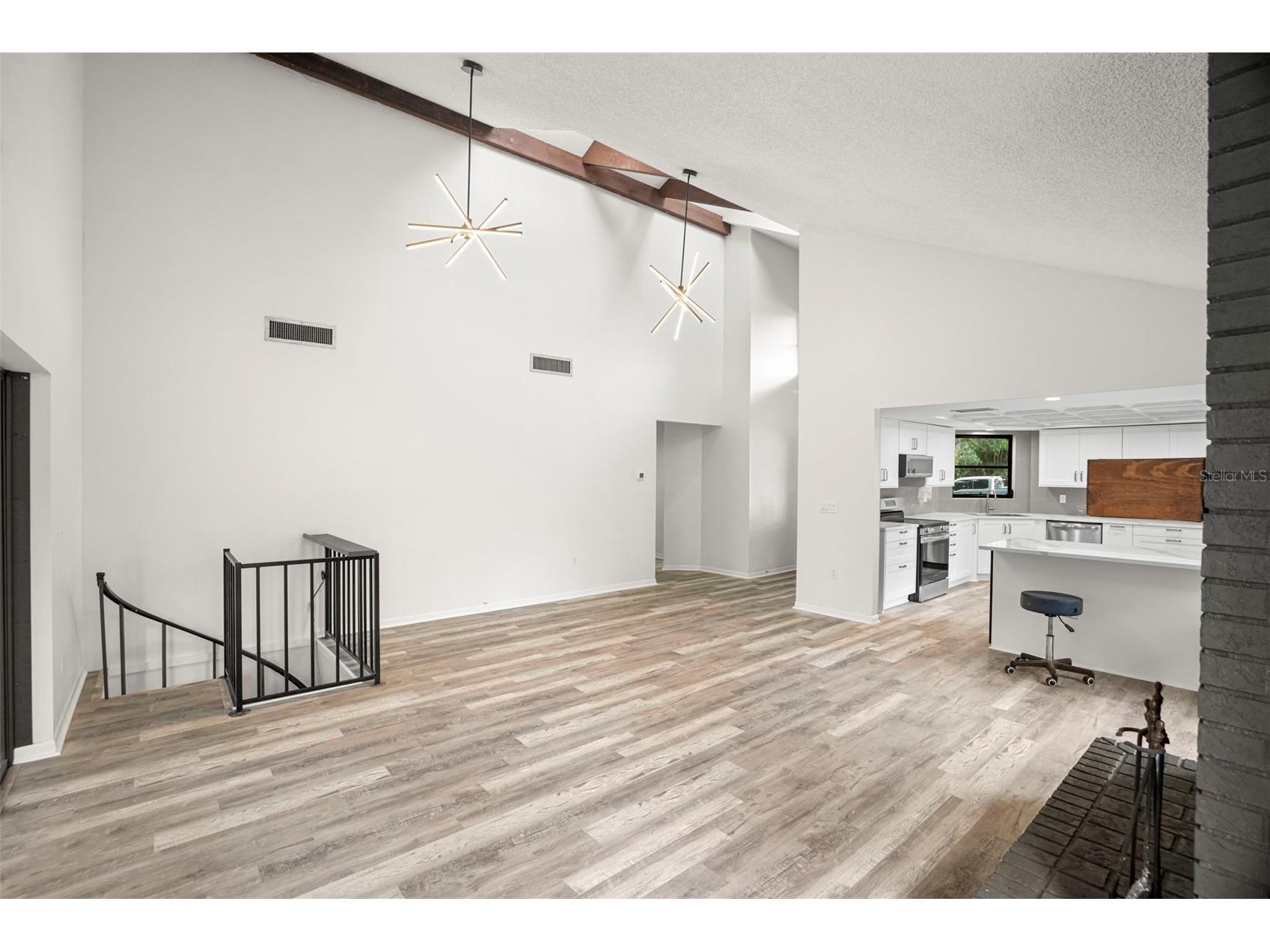210 Edgewood Avenue Clearwater FL 33755 TB8525751 image8