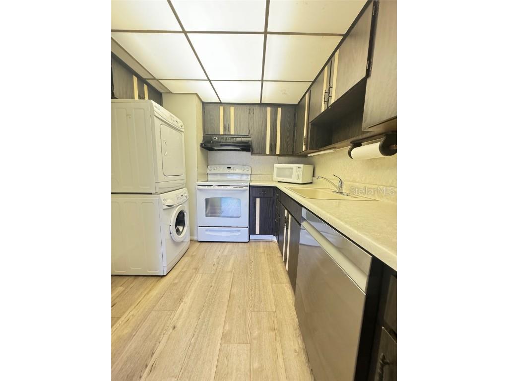 210 Elliot Avenue #135 Sarasota FL 34232 A4675187 image6