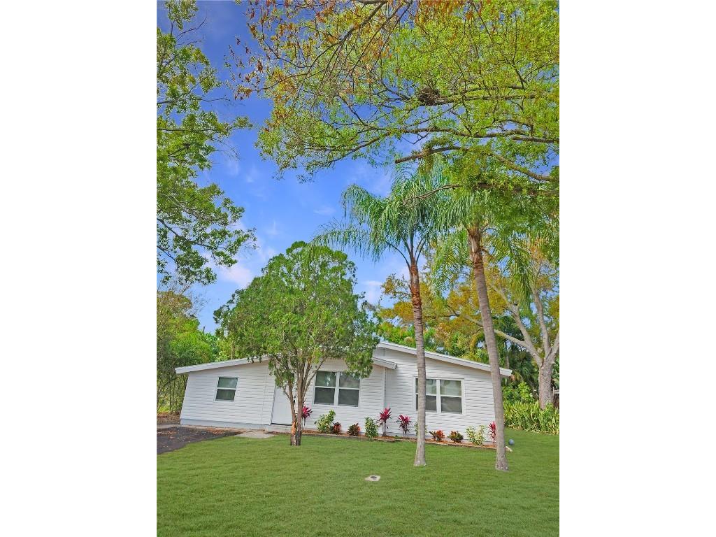 210 Emerald Lane Largo FL 33771 U8228858 image1