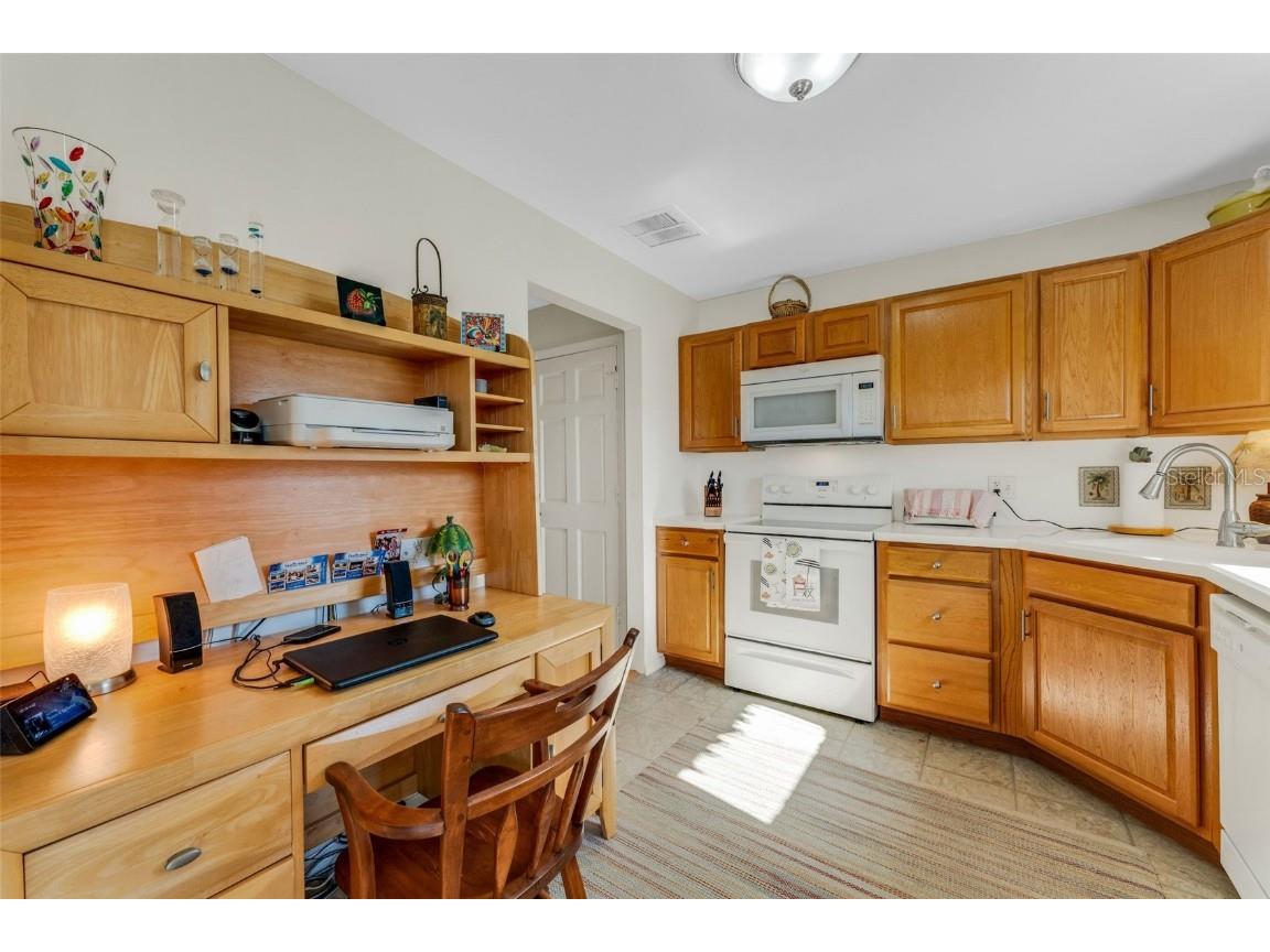 210 Fernwood Circle #210 Seminole FL 33777 TB8352312 image18