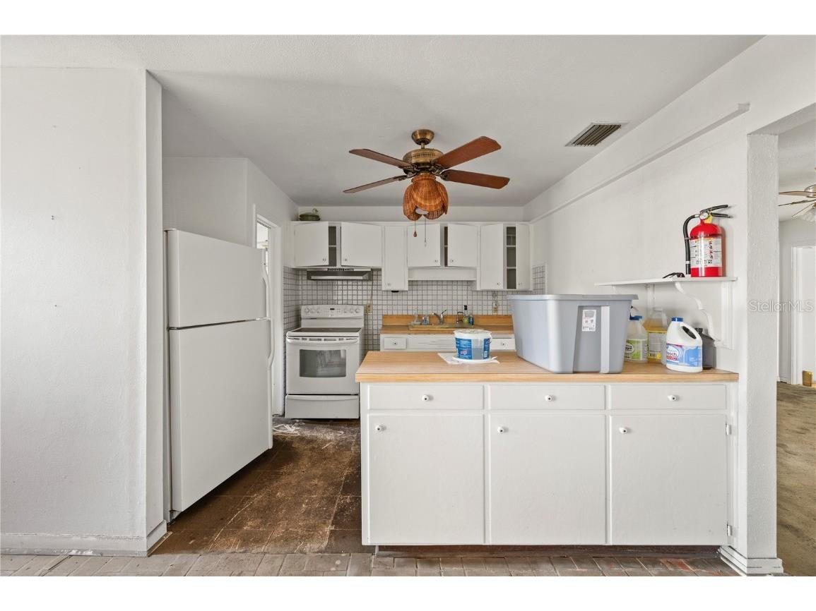 210 Harvey Street Punta Gorda FL 33950 C7515917 image10