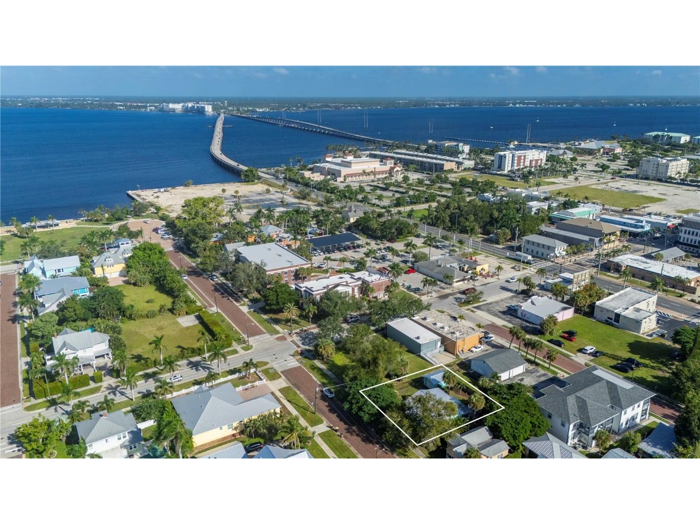 210 Harvey Street Punta Gorda FL 33950 C7515917 image21