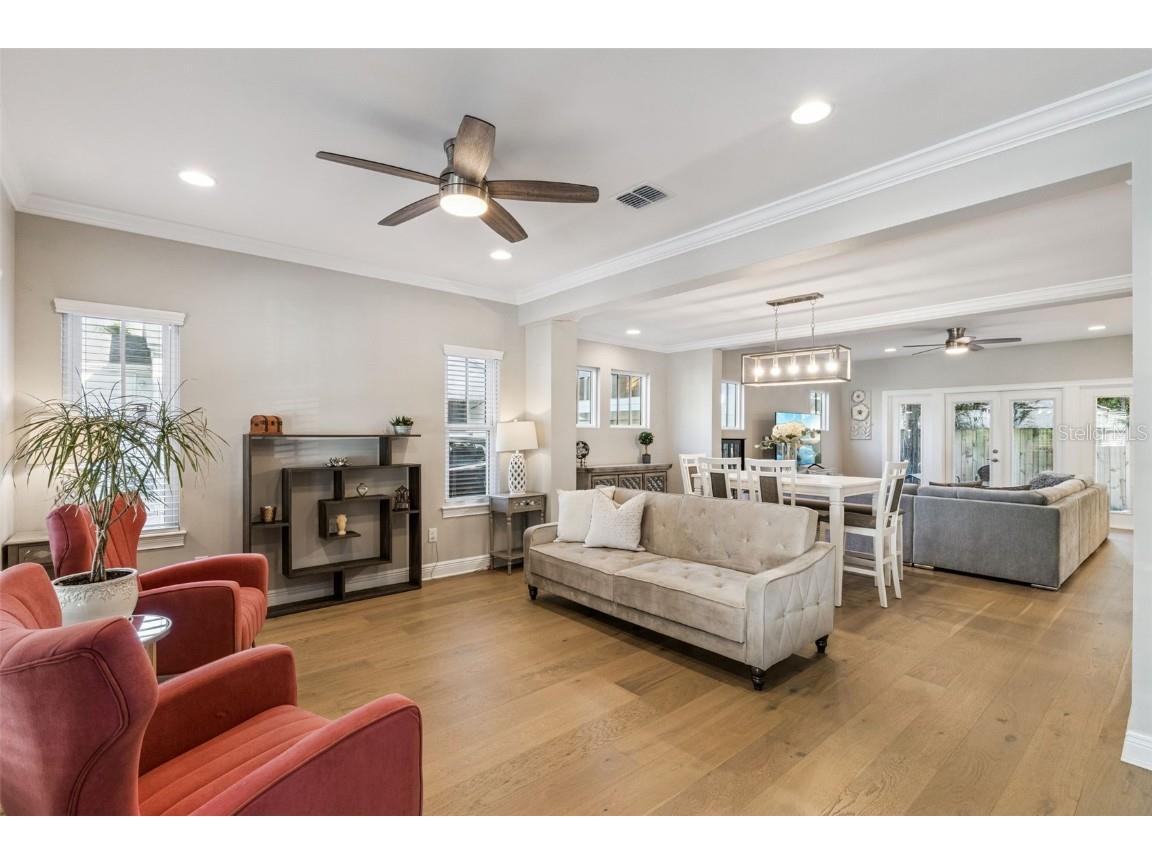 210 Hibiscus Court Orlando FL 32801 O6360156 image2