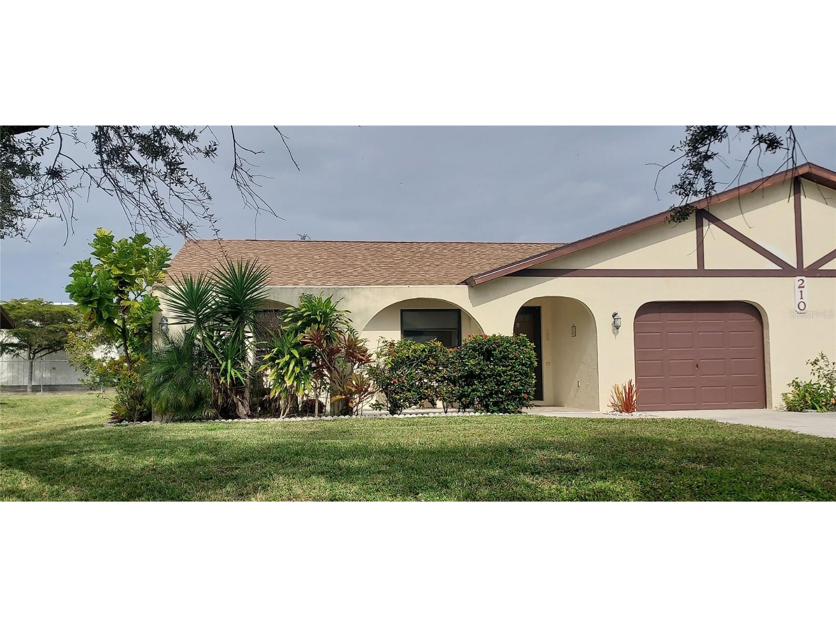 210 High Point Drive #A Englewood FL 34223 D6134417 image1