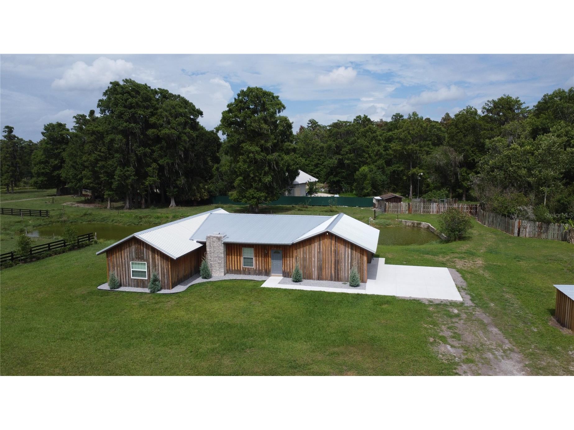210 Josh Reynolds Road Lakeland FL 33801 L4962412 image1