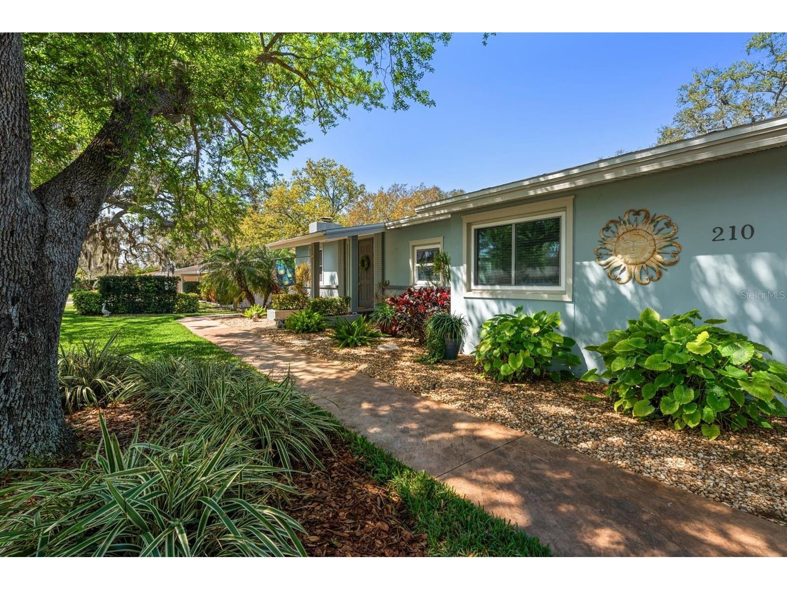 210 Live Oak Lane Largo FL 33770 TB8485018 image1