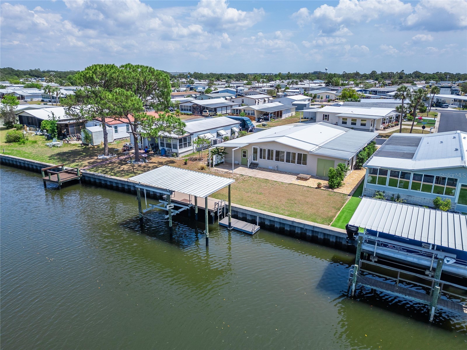 210 N Saint Thomas Circle Apollo Beach FL 33572 TB8381940 image1