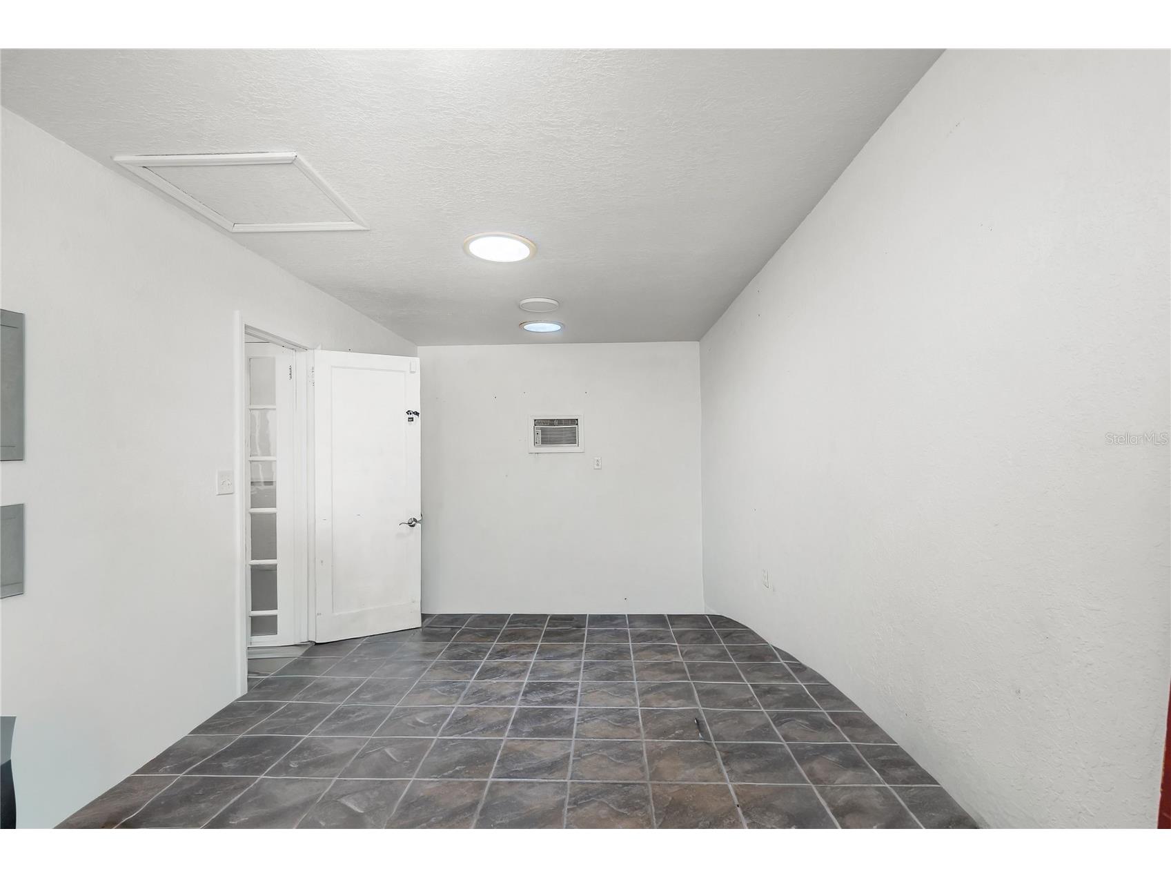 210 Phillips Place Orlando FL 32806 O6376560 image46