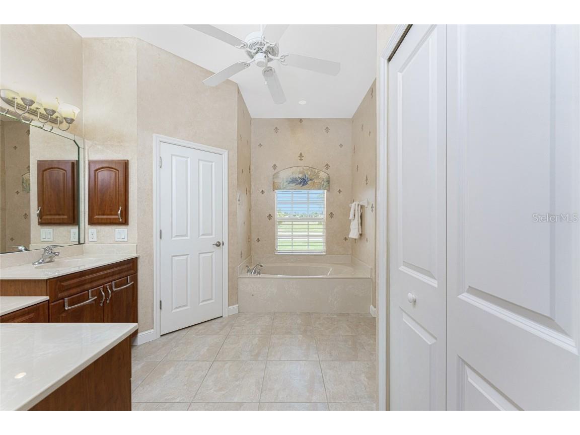 210 Rotonda Boulevard E Rotonda West FL 33947 D6145130 image35