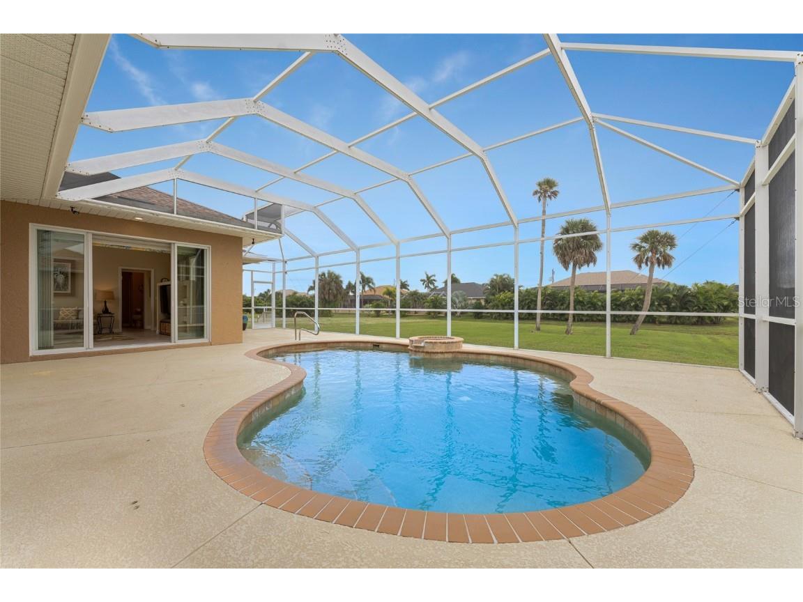 210 Rotonda Boulevard E Rotonda West FL 33947 D6145130 image4