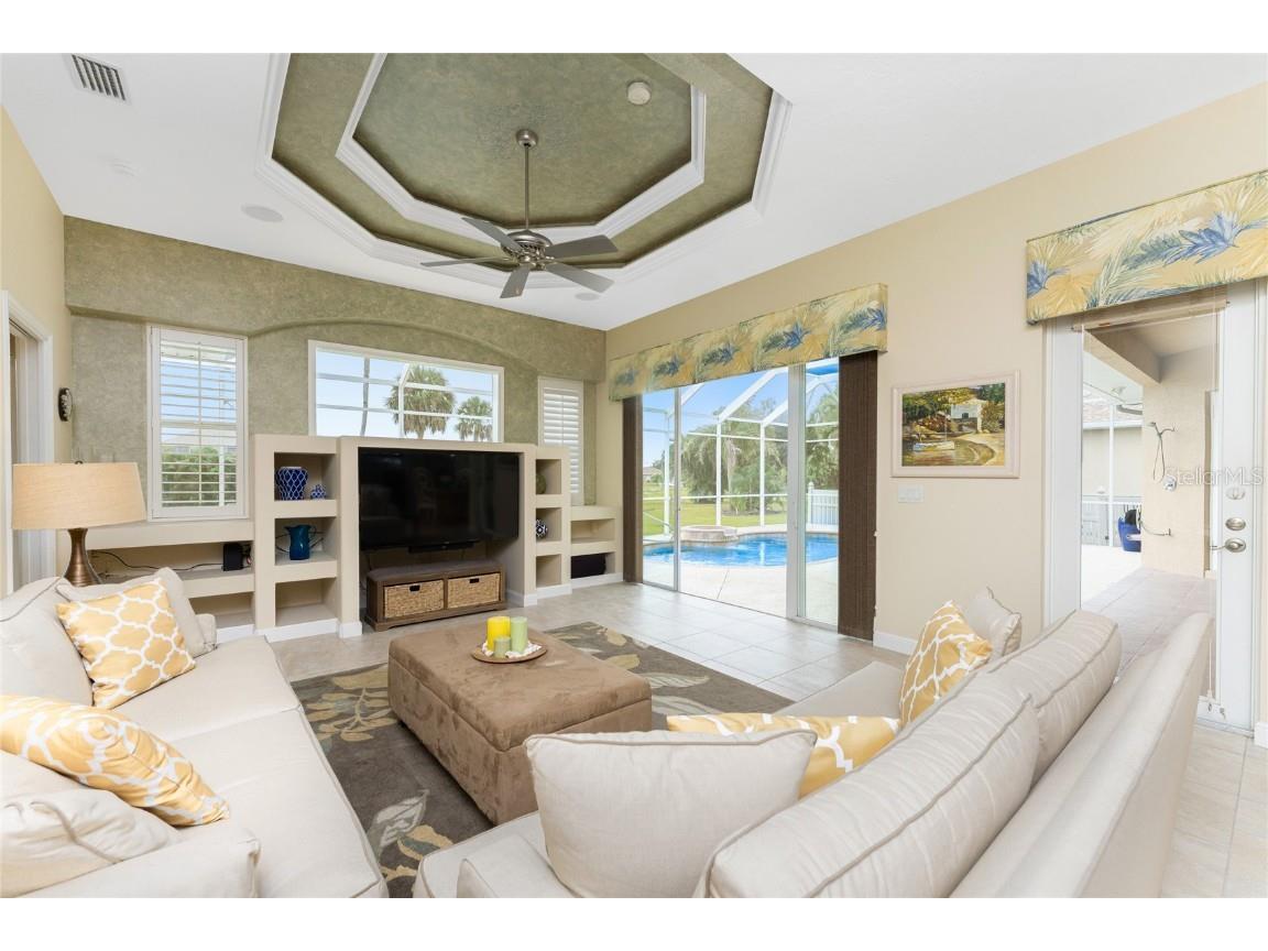 210 Rotonda Boulevard E Rotonda West FL 33947 D6145130 image6