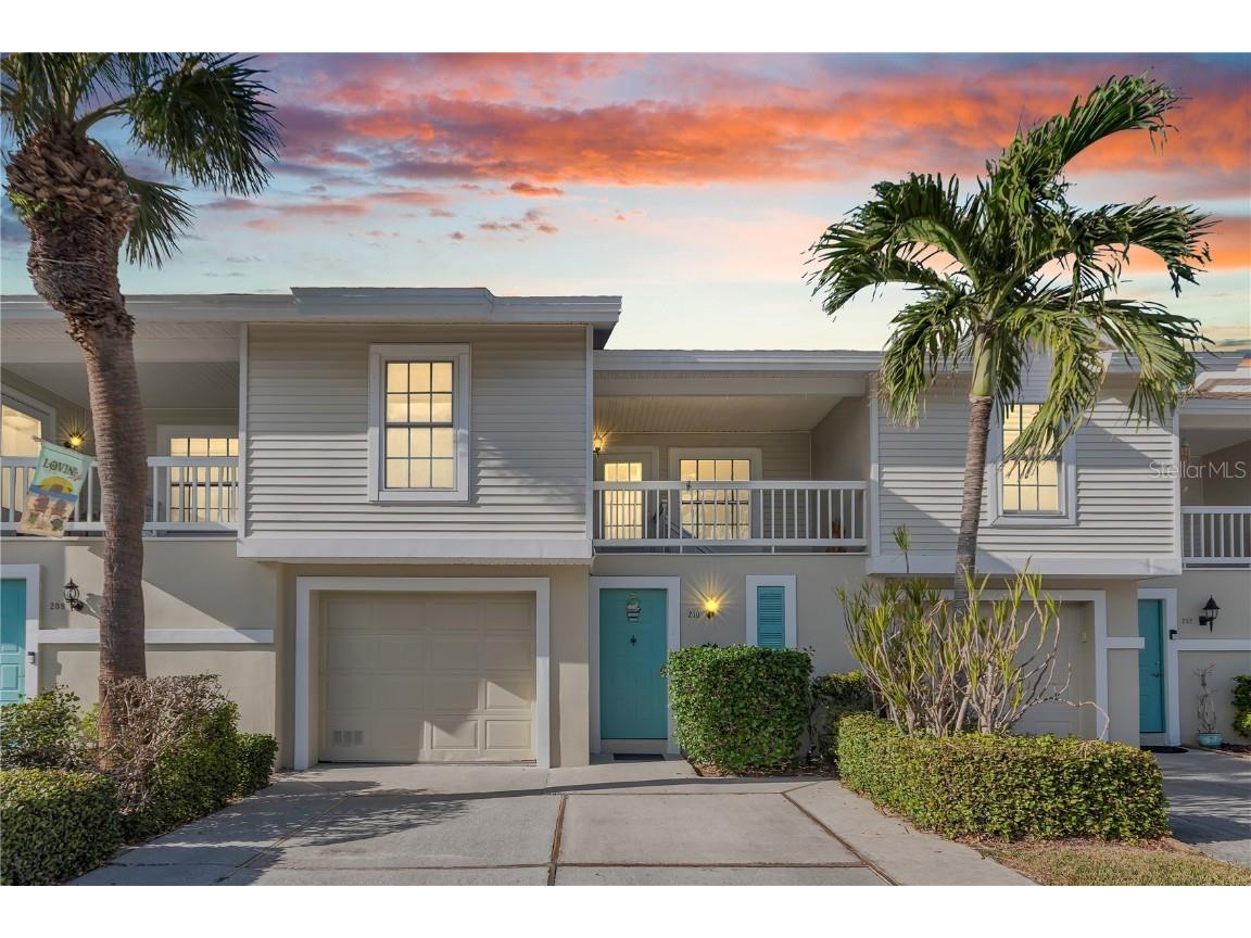 210 Sun Vista Court N #61 Treasure Island FL 33706 TB8323032 image1