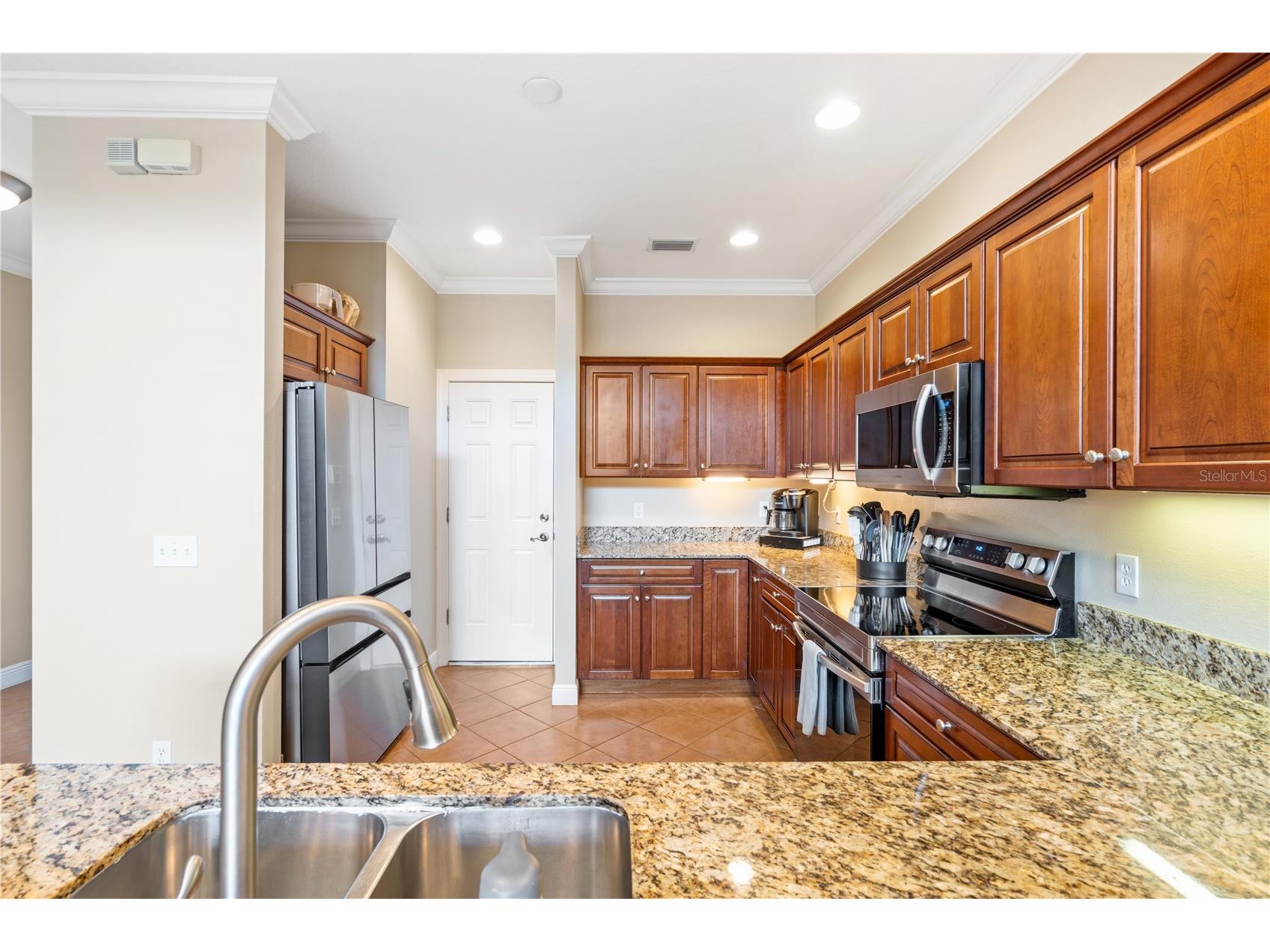 210 Valencia Circle Saint Petersburg FL 33716 TB8508296 image9