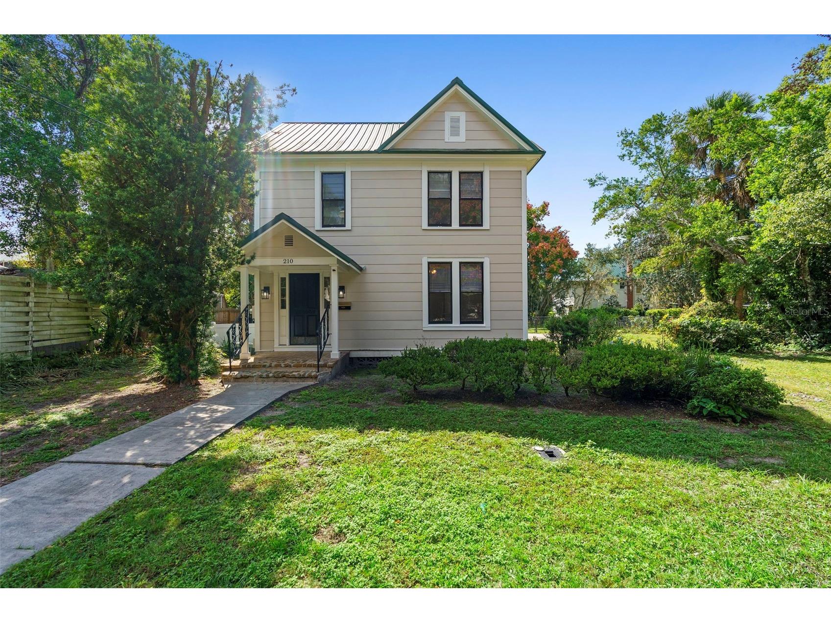 210 W University Avenue Deland FL 32720 V4945577 image1