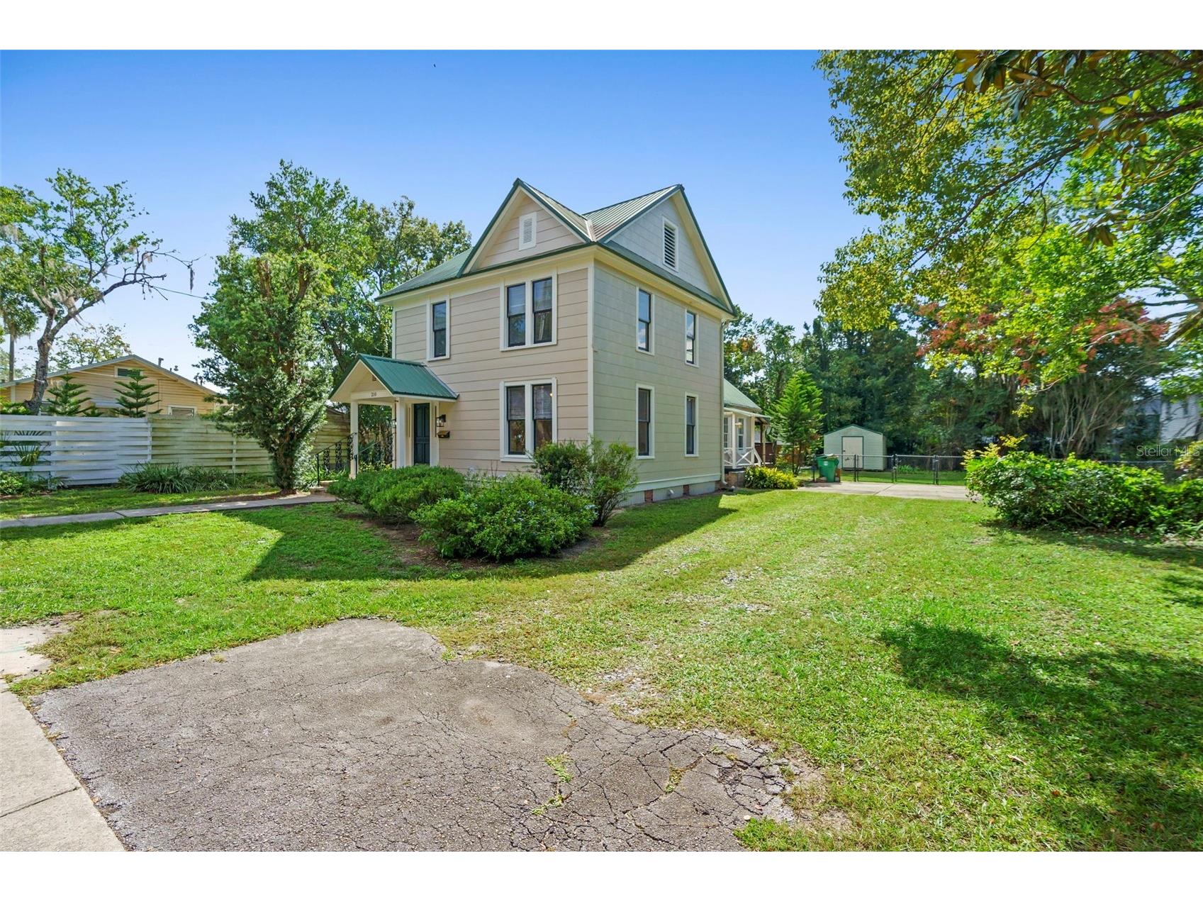 210 W University Avenue Deland FL 32720 V4945577 image2