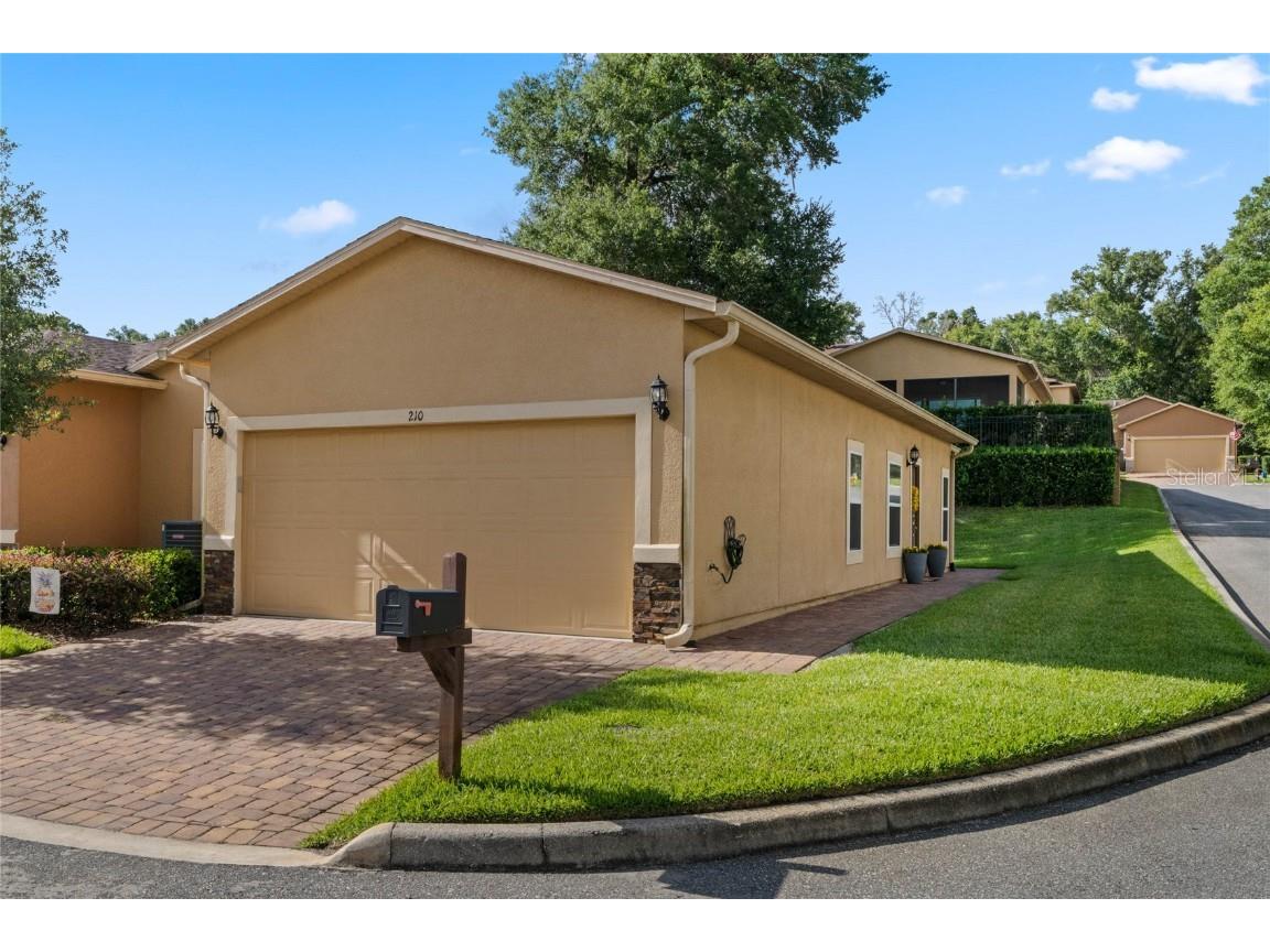 210 Walter Stevens Way Deland FL 32724 V4930630 image1