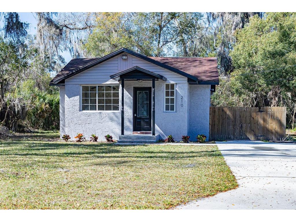 210 Winslow Avenue Deland FL 32724 V4935576 image1
