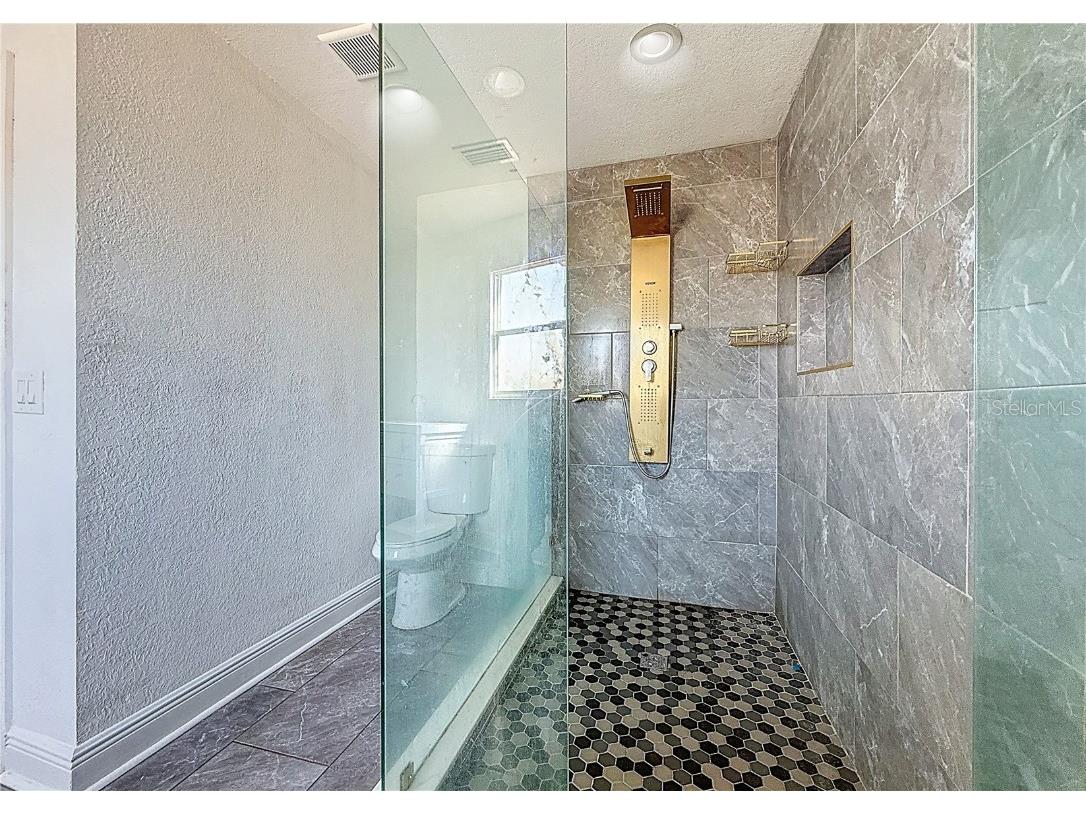 2100 28th Avenue N Saint Petersburg FL 33713 TB8449128 image10