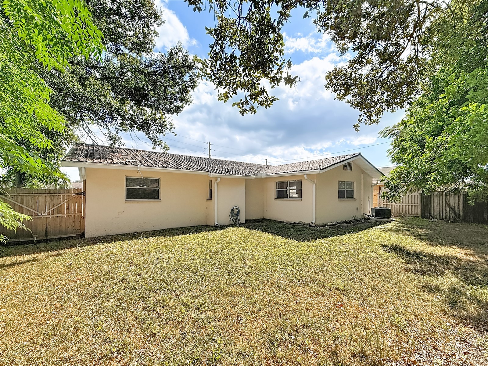 2100 58th Street N Saint Petersburg FL 33710 OM712139 image37