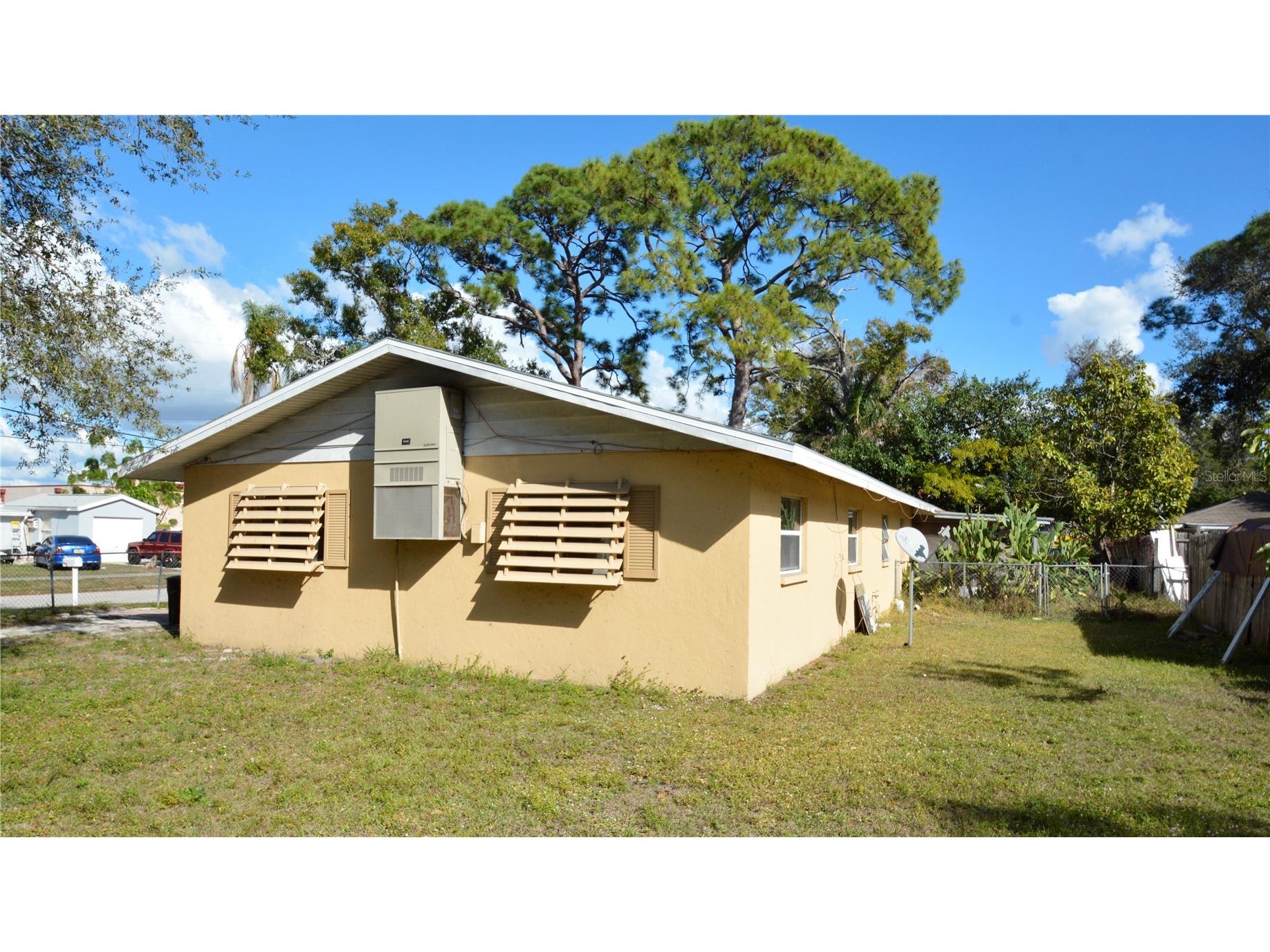 2100 9th Street Sarasota FL 34237 A4677334 image10