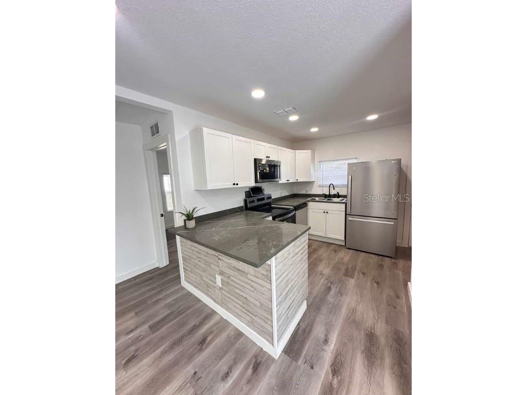 2100 Auburn Street S Saint Petersburg FL 33712 TB8453391 image39